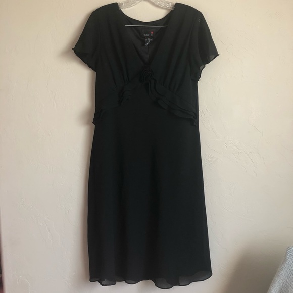 Scarlett Dresses & Skirts - Scarlett Flutter Sleeve Midi Dress